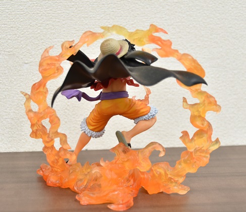 物品9番　フィギュア　ワンピース（ルフィ）4